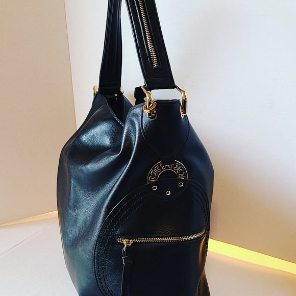 Black Shoulder Bag/Zippers design - Picture 5 of 7